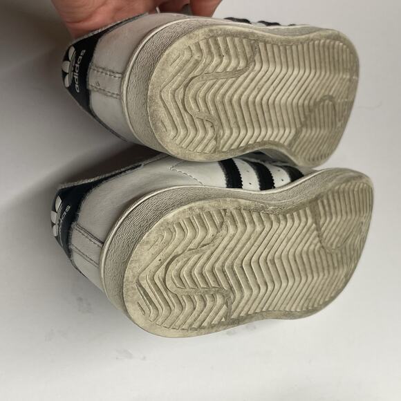 Lot of 2 Kids Shoes Adidas Superstar Sneakers 9K Crocs Green Slip On Toddler - Picture 5 of 7